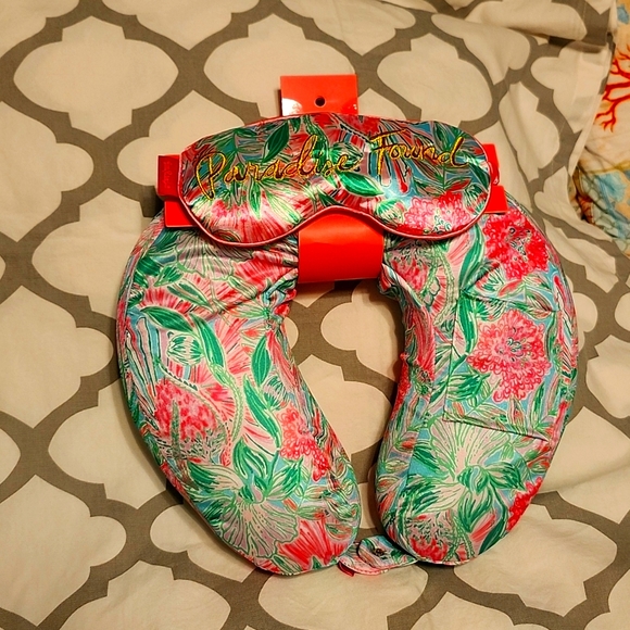 Lilly Pulitzer Accessories - Lilly pulitzer sleep pillow and eye mask set